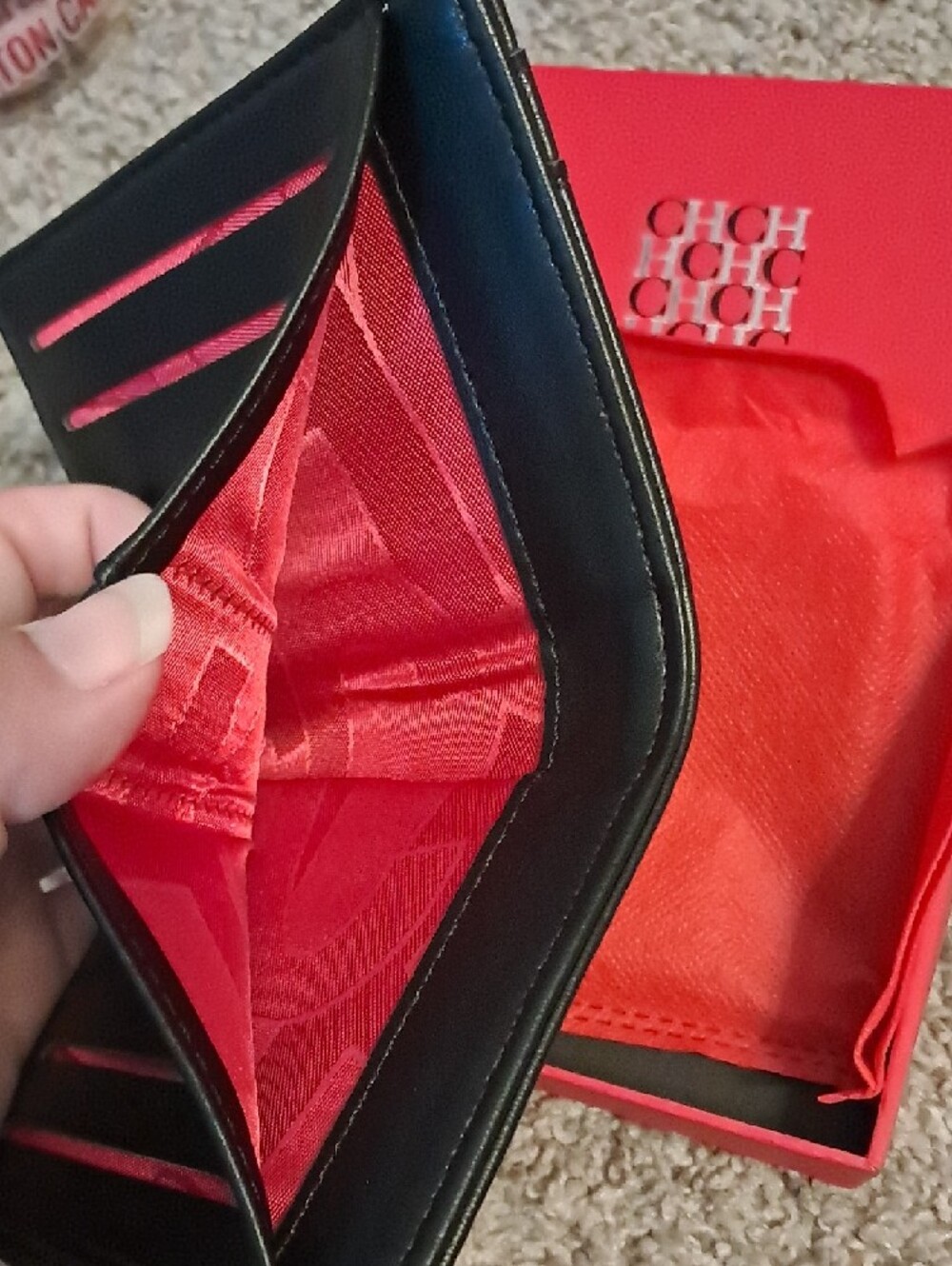 Carolina Herrera Black Embossed CH Leather Card Wallet with Gold Logo - Picture 4 of 8
